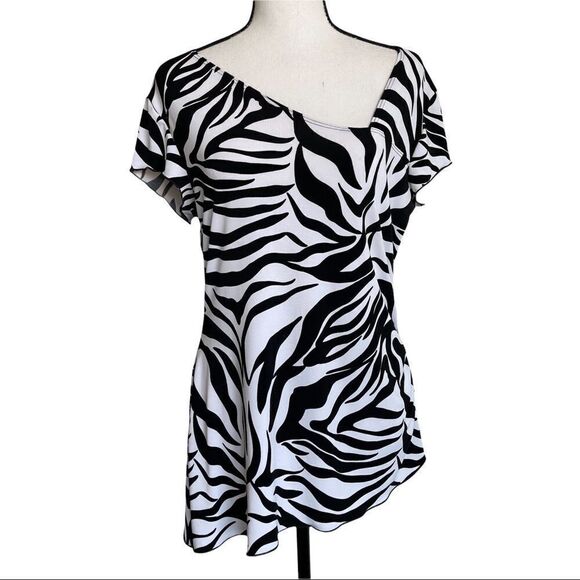 Suzie in the City Black and‎ White Zebra Print Asymmetrical Top - Large - Picture 1 of 8
